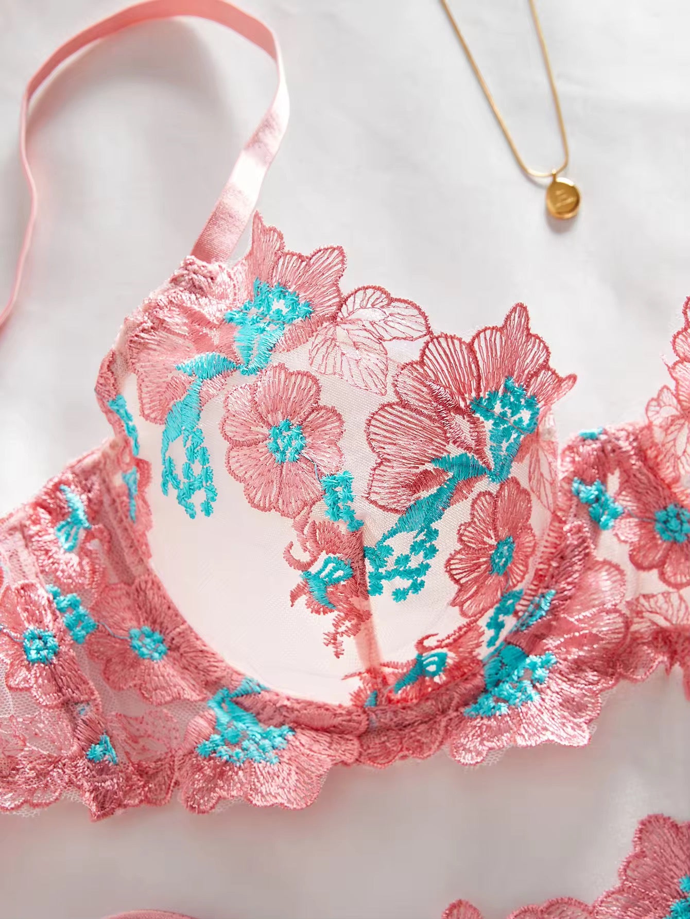 2025 New Floral Embroidered Mesh Underwire Push up Bra Set Pure Desire Sheer Lingerie G-String