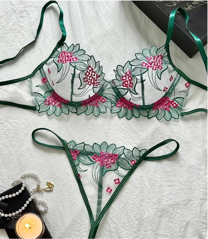 High Quality New Ultra-thin, Sponge Free Transparent Lace Women's Sexy Lingerie Set