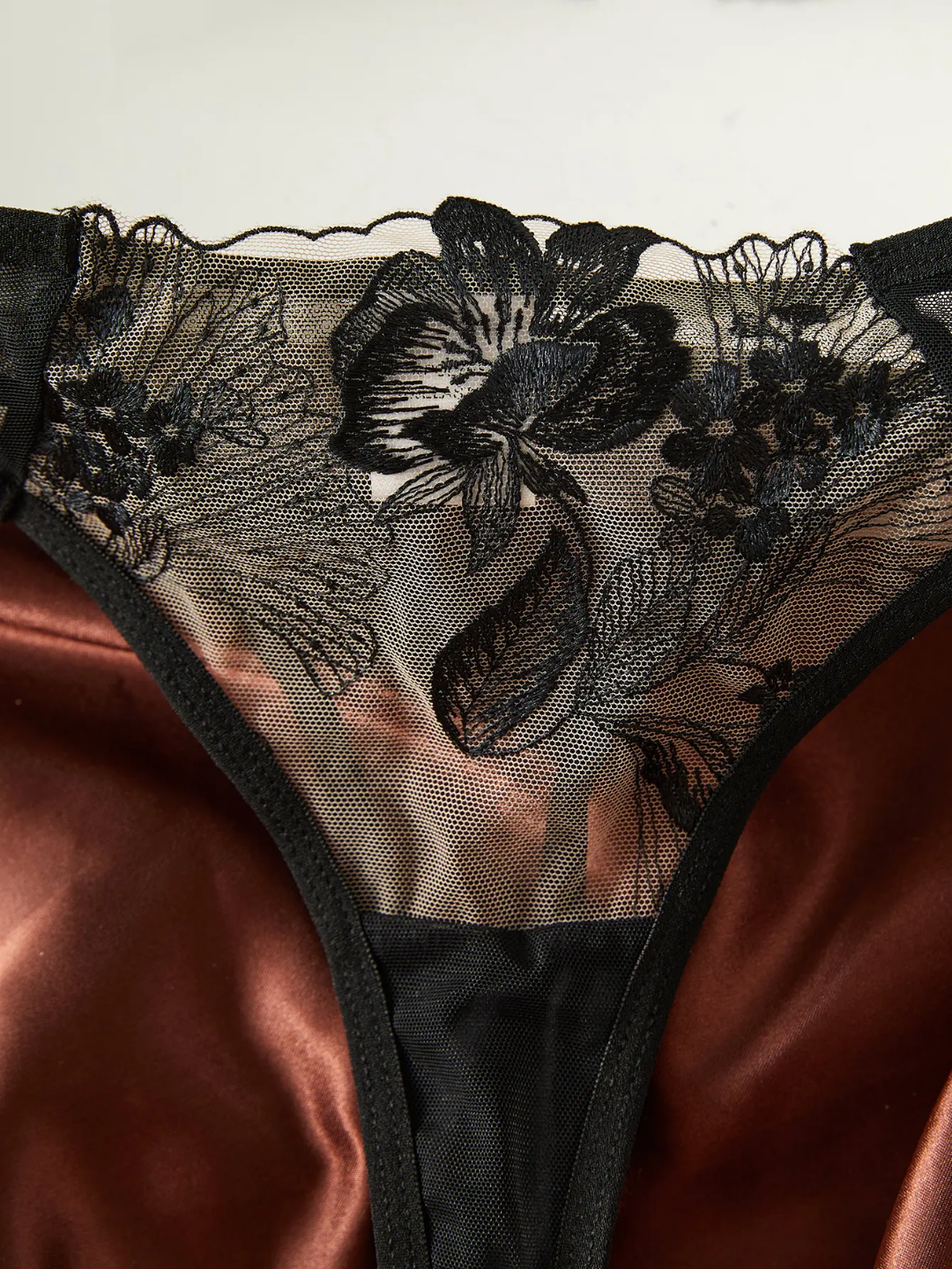 Floral Embroidered 2 Piece Underwire Bra